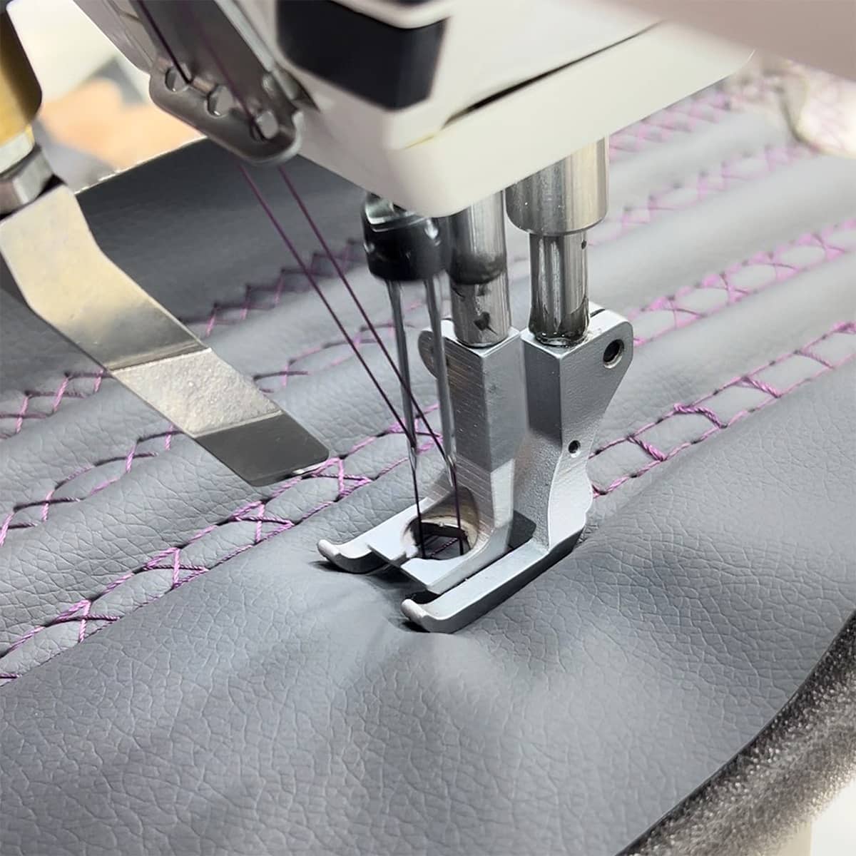 Průmyslový šicí stroj sloupový TEXI NOVA P-OS 3212 PREMIUM EX